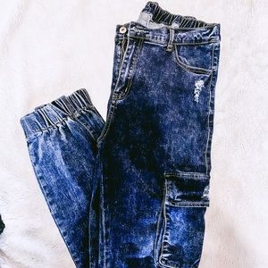 SOLDDark wash ripped cargo jeans